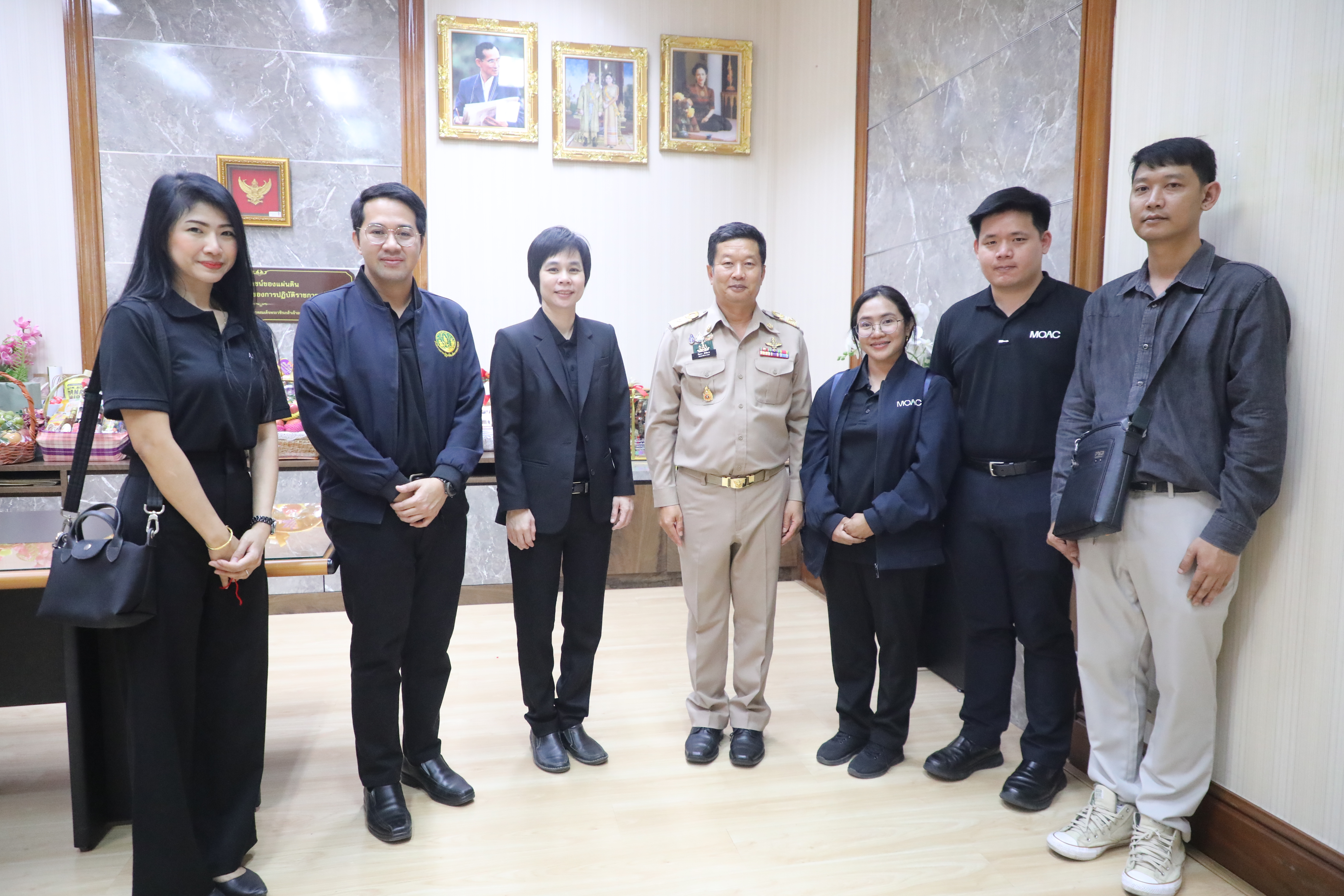 title - ส.ป.ก. ร่วมกัน สวัสดีปีใหม่ ผู้บริหารสำนักงานการปฏิรูปที่ดินเพื่อเกษตรกรรม พร้อมรับพรต้อนรับปีใหม่ 2569